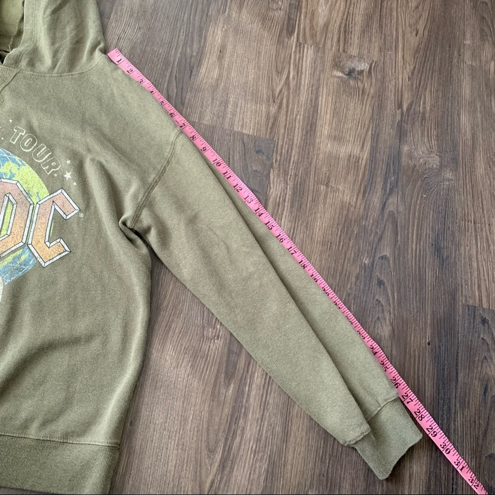 AC/DC NWT Sweater Hoodie 1979 World Tour - Picture 12 of 16
